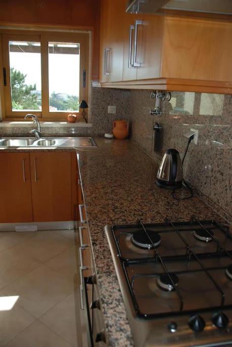 Sea Breeze House Ericeira - Ribeira Dilhas Beach Eksteriør billede